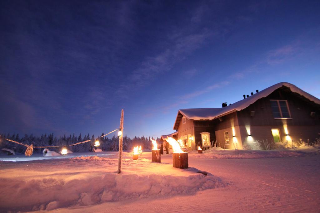 Elves Village Hotel Köngäs Extérieur photo