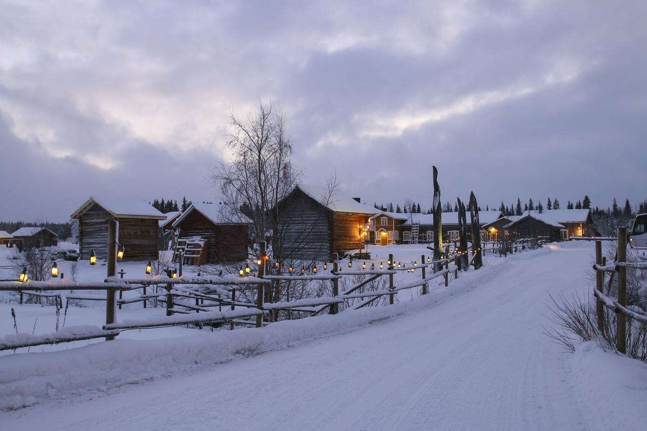 Elves Village Hotel Köngäs Extérieur photo